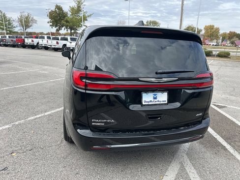 New 2026 Chrysler Pacifica Select image 25