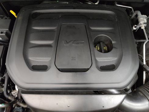 Used 2021 Jeep Grand Cherokee Laredo AWD/4WD image 30