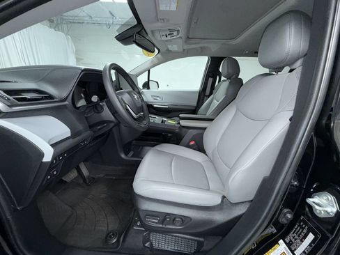Certified 2025 Toyota Sienna XLE w/ XLE Plus Package AWD/4WD image 12