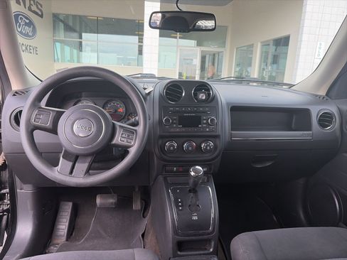 Used 2016 Jeep Patriot Sport FWD image 12