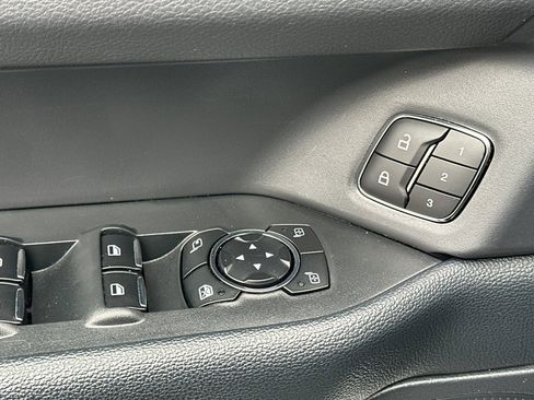 Used 2024 Ford Expedition Max XLT image 13