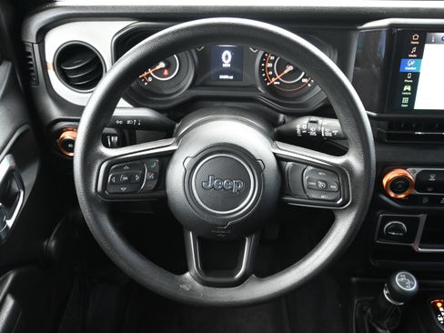 Used 2024 Jeep Wrangler Sport AWD/4WD image 19