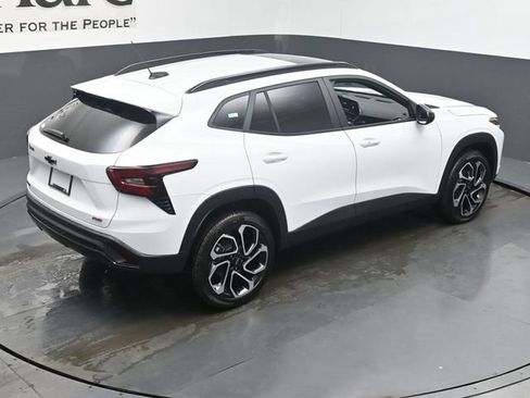 New 2026 Chevrolet Trax RS w/ Sunroof Package FWD image 18