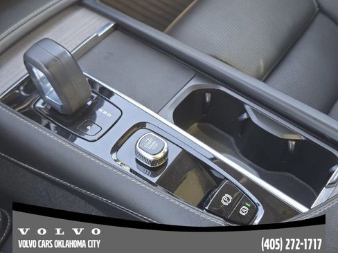 Used 2022 Volvo V90 B6 Cross Country image 19