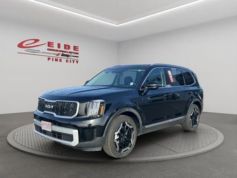 Used 2025 Kia Telluride EX w/ EX Captain's Chair Package image 1