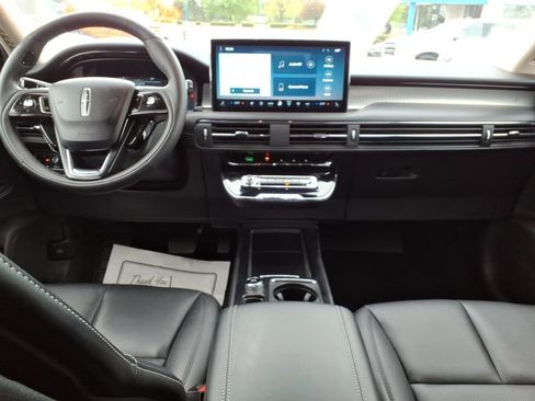 Used 2023 Lincoln Corsair AWD w/ Equipment Group 101A image 10