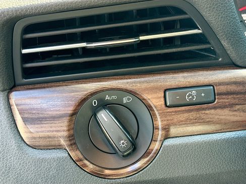 Used 2020 Volkswagen Passat 2.0T SEL image 35