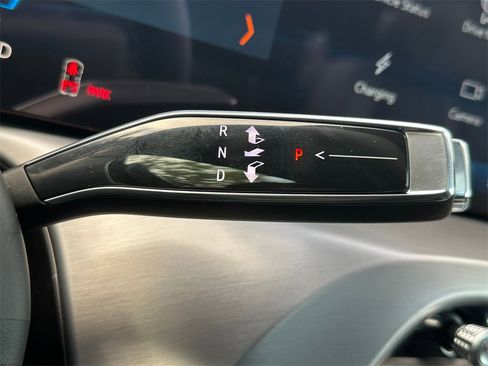 New 2026 Cadillac Vistiq Sport image 32