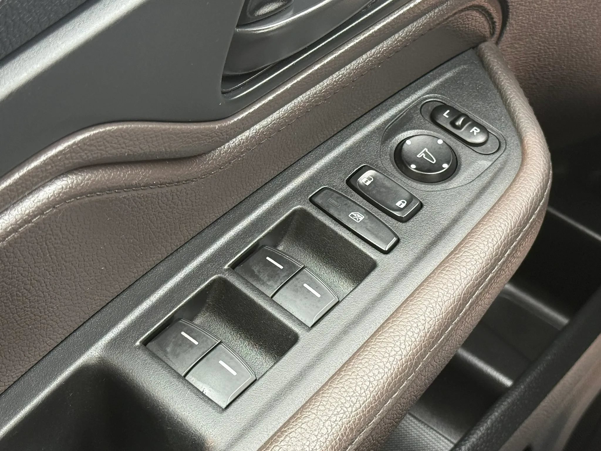 Used 2018 Honda Odyssey EX image 44