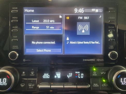 Used 2021 Toyota Highlander XSE FWD image 25