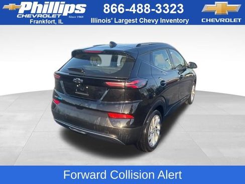 Certified 2023 Chevrolet Bolt EUV LT w/ Driver Confidence Package image 4