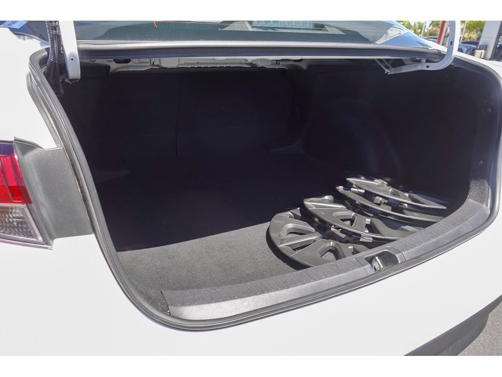 Used 2025 Toyota Corolla LE FWD image 30