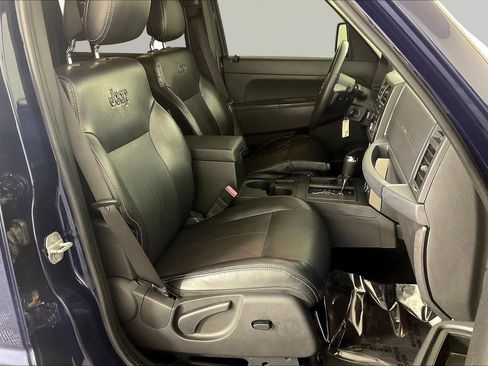 Used 2012 Jeep Liberty Sport AWD/4WD image 26