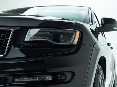 Used 2015 Jeep Grand Cherokee SRT w/ Trailer Tow Group IV AWD/4WD image 11