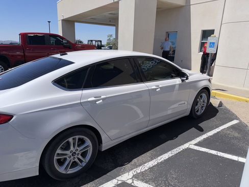 Used 2018 Ford Fusion SE FWD image 6
