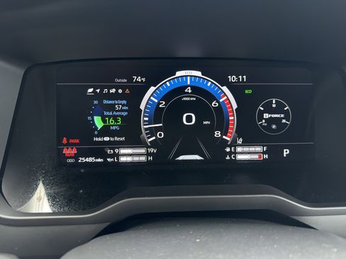 Used 2024 Toyota Tundra Limited AWD/4WD image 21