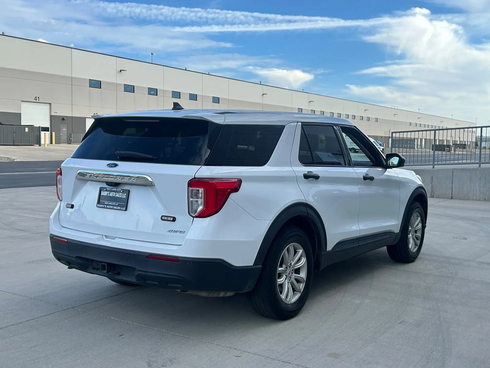 Used 2021 Ford Explorer 4WD w/ Class III Trailer Tow Package image 5