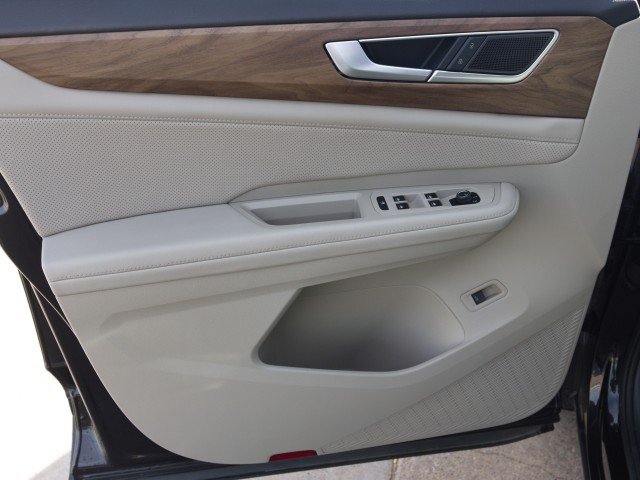 Used 2024 Volkswagen Atlas SE w/ Panoramic Sunroof Package FWD image 12