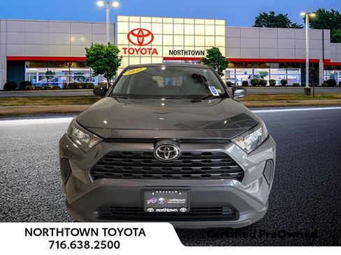 Used 2022 Toyota RAV4 LE w/ Carpet Mat Package (TMS) AWD/4WD image 6