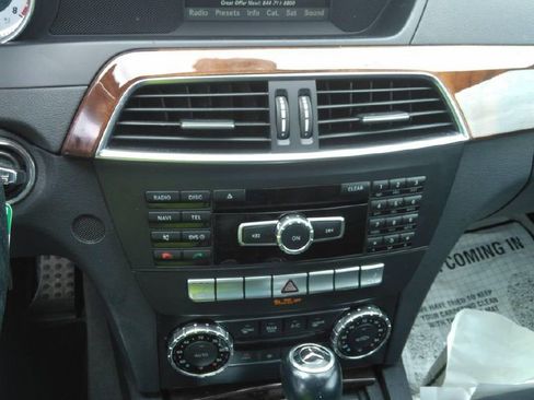 Used 2014 Mercedes-Benz C 250 Sedan image 15