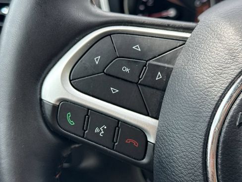Used 2020 Jeep Compass Limited AWD/4WD image 32