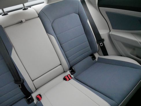 Used 2025 Volkswagen Jetta SE w/ Sunroof Package FWD image 14
