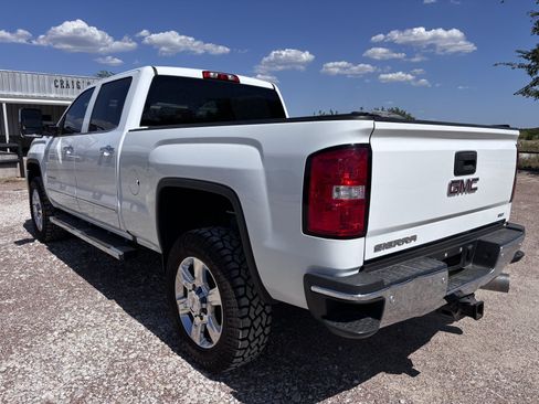 Used 2018 GMC Sierra 2500 SLT w/ Duramax Plus Package AWD/4WD image 3
