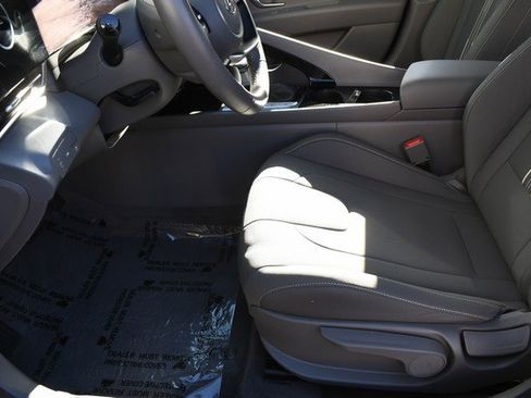 Used 2023 Hyundai Elantra SEL w/ Convenience Package image 15