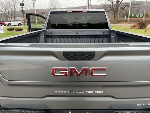 Used 2022 GMC Sierra 1500 SLE image 25