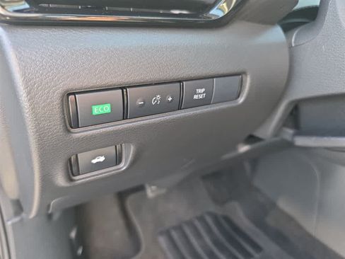 Used 2023 Nissan Sentra SR w/ Midnight Edition Package FWD image 13