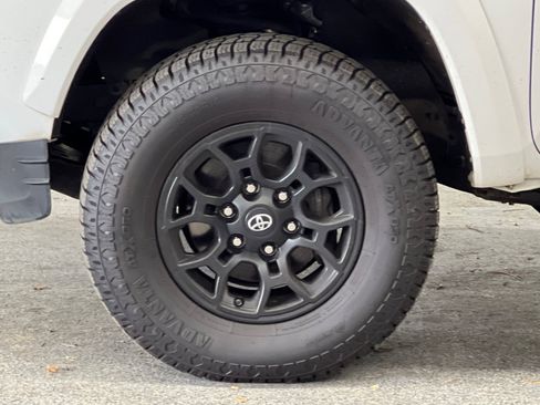 Used 2019 Toyota Tacoma SR5 image 22