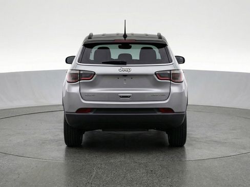 Used 2025 Jeep Compass Limited image 7