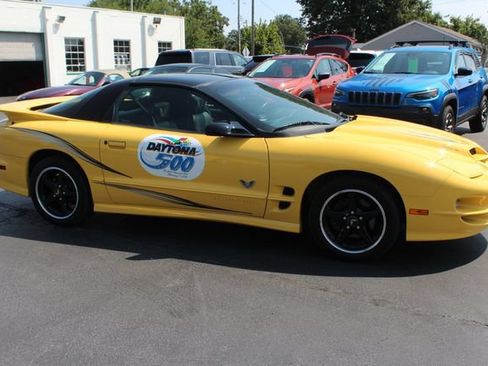 Used 2002 Pontiac Firebird Trans Am RWD image 9