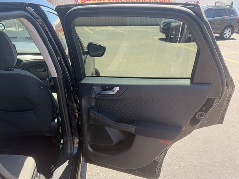 Used 2020 Ford Escape SE FWD image 16