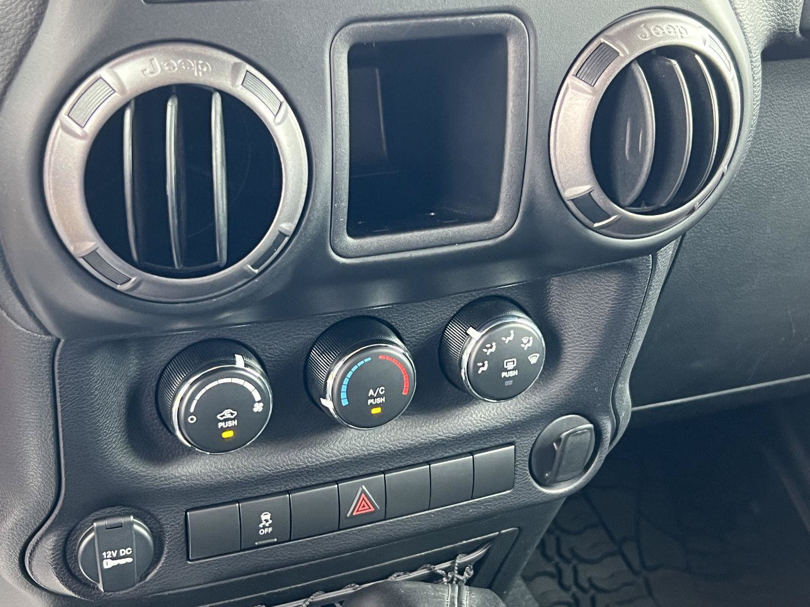 Used 2018 Jeep Wrangler Unlimited Sport AWD/4WD image 20