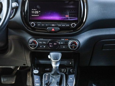 Used 2023 Kia Soul EX image 13