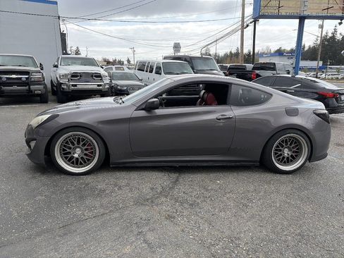 Used 2013 Hyundai Genesis 2.0T image 2