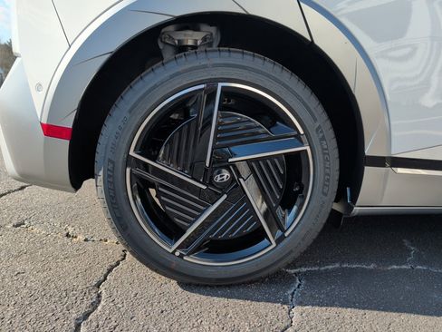 New 2026 Hyundai Ioniq 5 Limited image 23