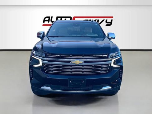 Used 2024 Chevrolet Suburban Premier w/ Advanced Technology Package image 2