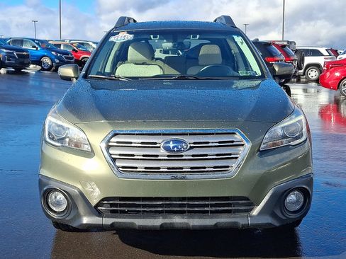 Used 2017 Subaru Outback 2.5i Premium image 2