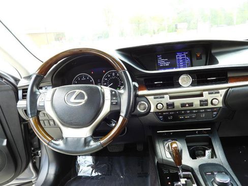 Used 2013 Lexus ES 350 Premium w/ Premium Pkg image 40