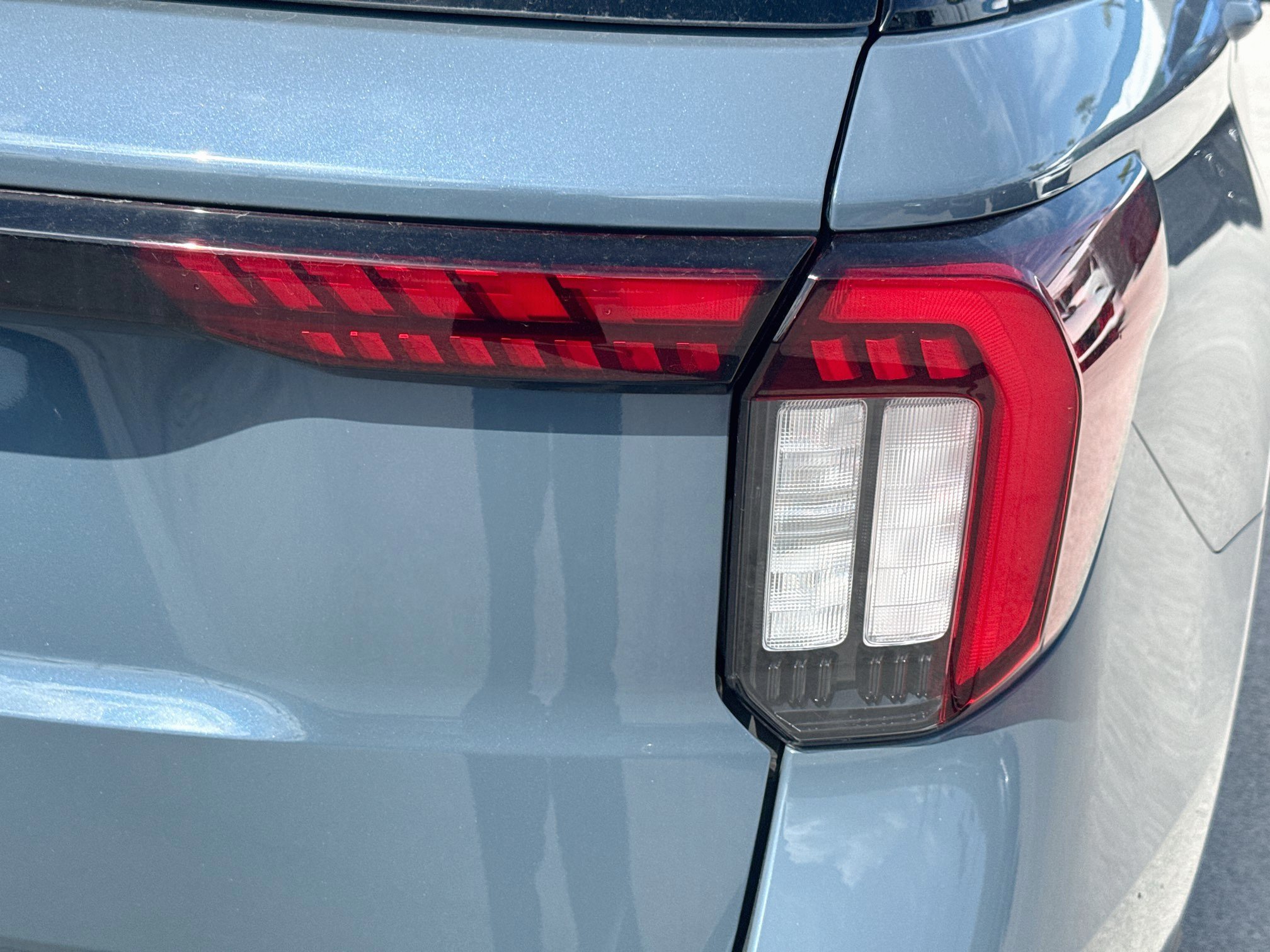 Used 2025 Ford Explorer ST-Line RWD image 28