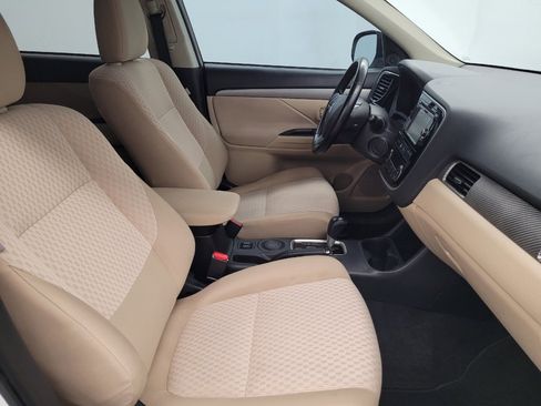 Used 2014 Mitsubishi Outlander SE FWD image 21