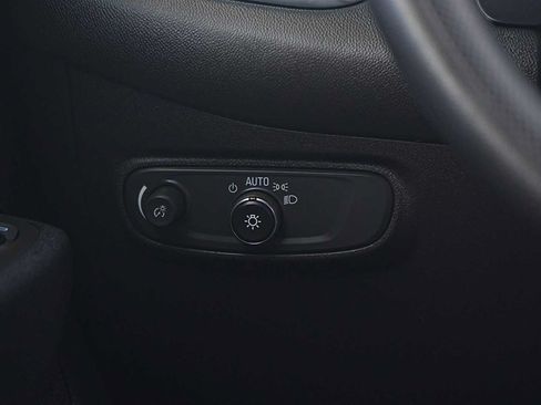 Used 2022 Chevrolet Equinox LT FWD image 22