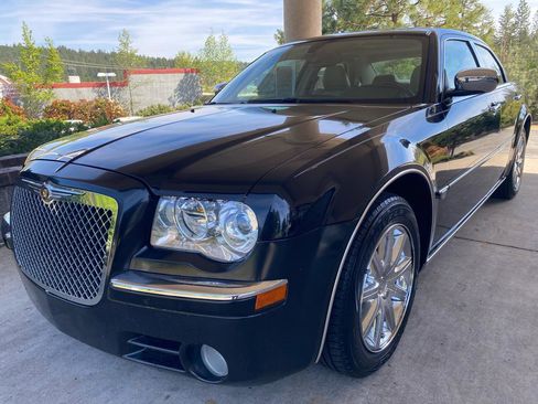 Used 2007 Chrysler 300 C RWD image 2