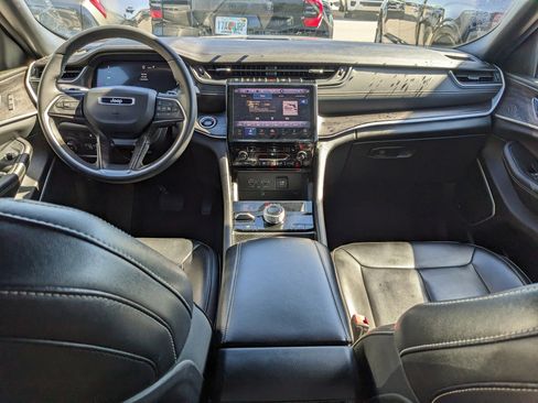 Used 2024 Jeep Grand Cherokee Limited 4xe image 6