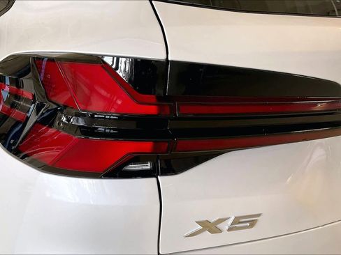 New 2026 BMW X5 xDrive40i w/ M Sport Package image 14