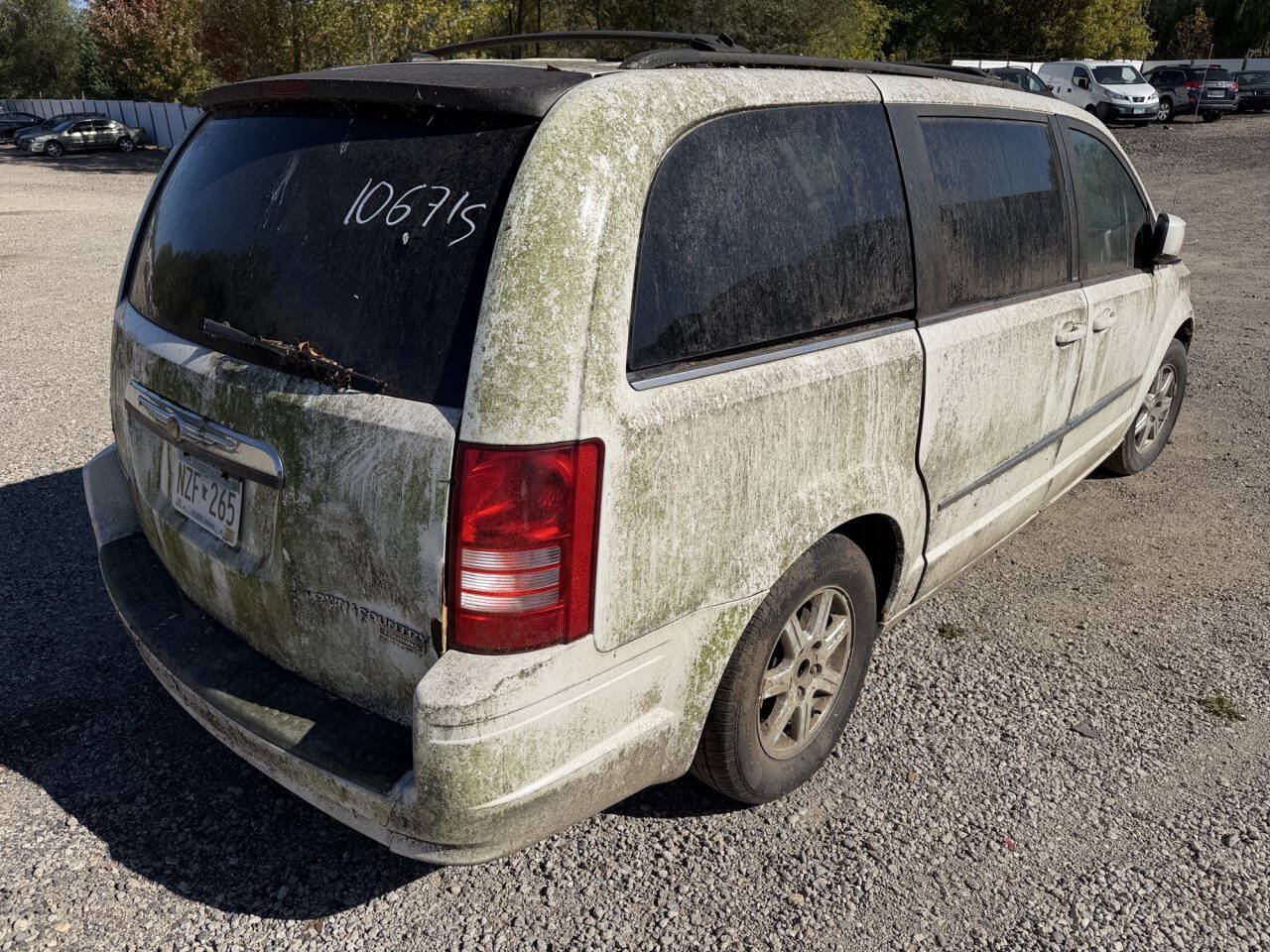 Used 2009 Chrysler Town & Country Touring FWD image 5