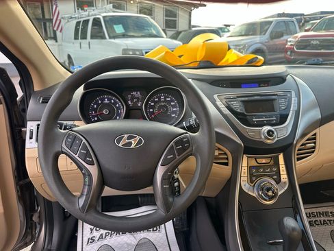 Used 2013 Hyundai Elantra GLS w/ Preferred Pkg image 21