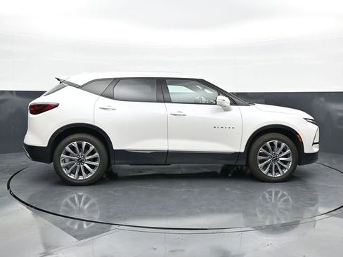 Used 2024 Chevrolet Blazer Premier w/ Driver Confidence II Package image 8